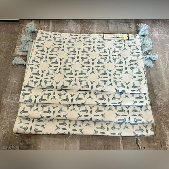 NWT Threshold table runner and placemat set - Picture 8 of 9